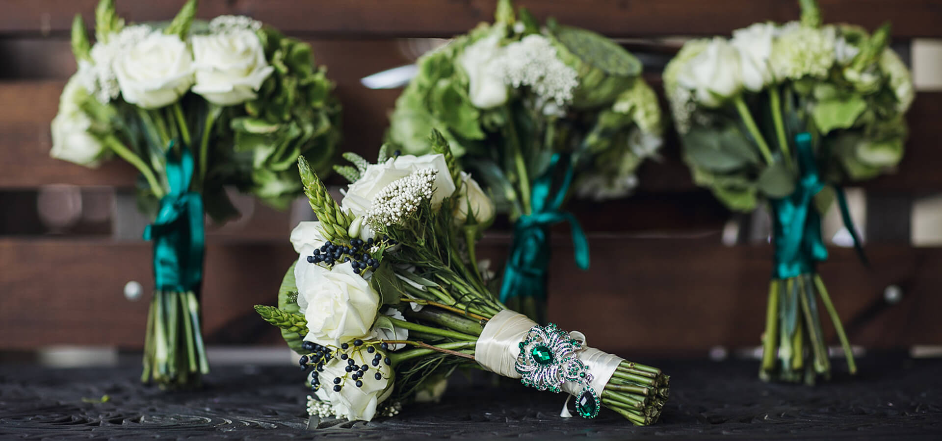 Как правильно организовать свадьбу в изумрудном цвете?